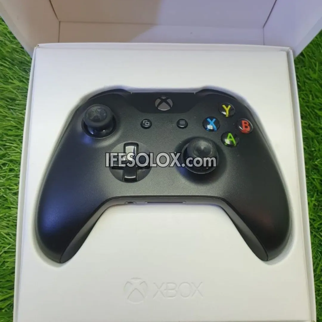 Microsoft XBOX ONE Game Controller (CARBON BLACK) - Brand New